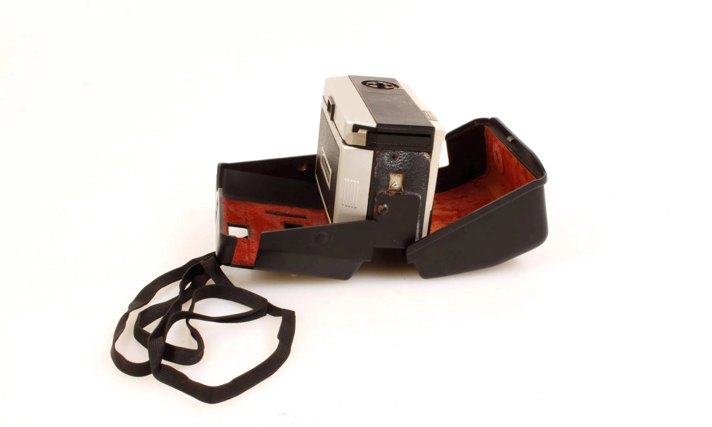 Kodak Instamatic 104 with Case and 127 Film TESTED & WORKS