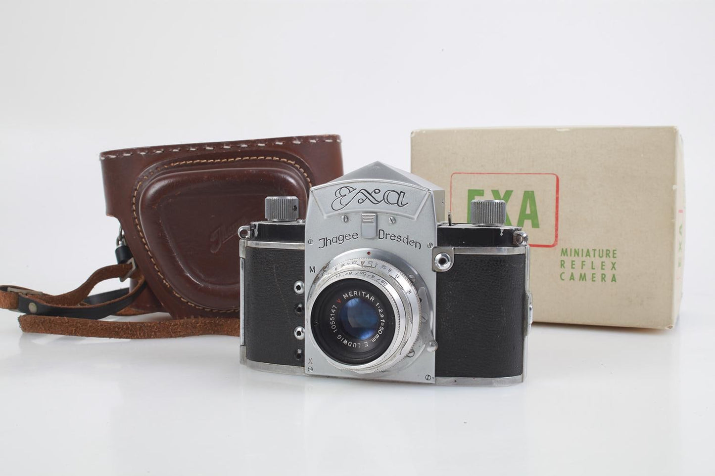 1952 EXAKTA 35mm Miniature Reflex Camera