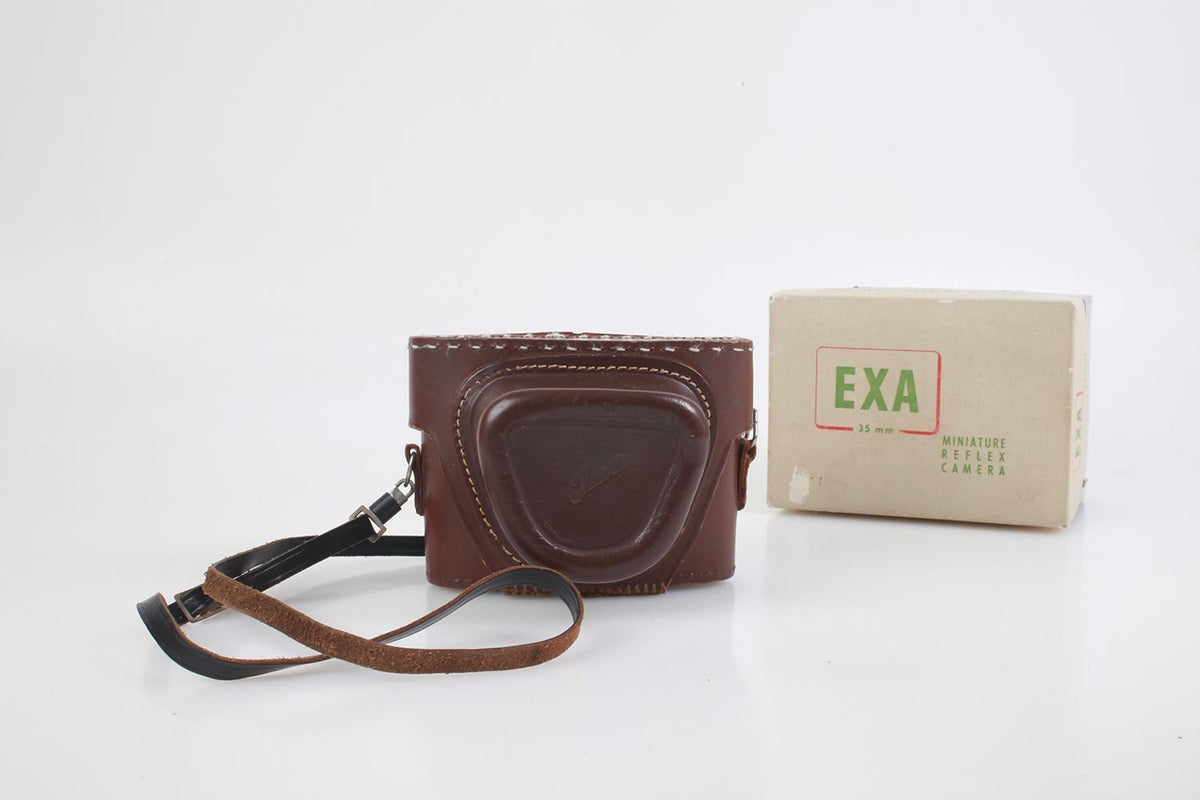 1952 EXAKTA 35mm Miniature Reflex Camera