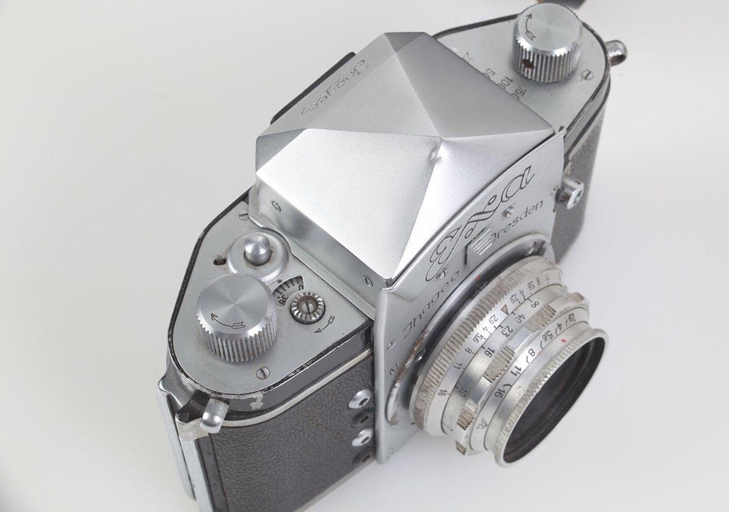 1952 EXAKTA 35mm Miniature Reflex Camera