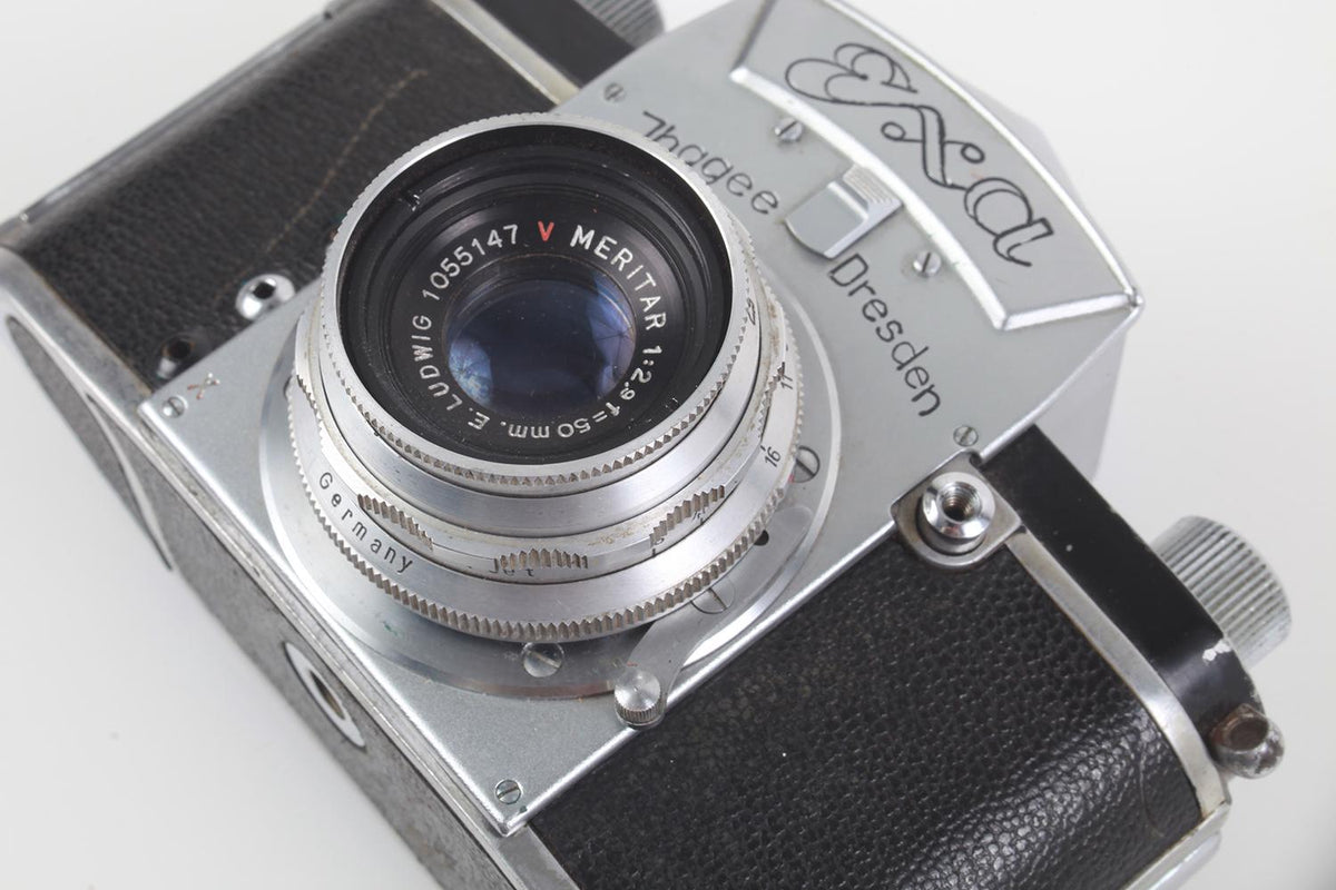 1952 EXAKTA 35mm Miniature Reflex Camera