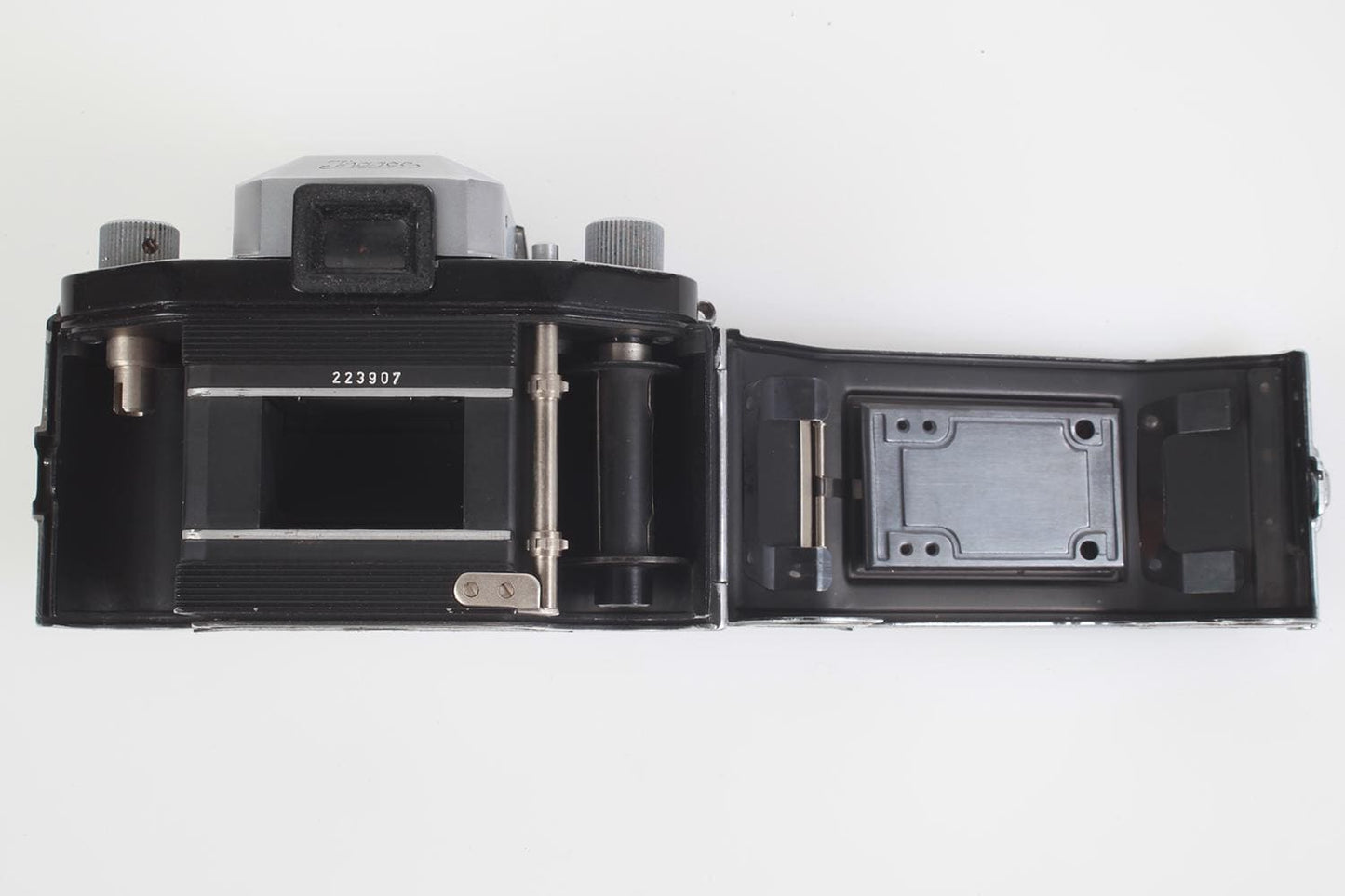 1952 EXAKTA 35mm Miniature Reflex Camera