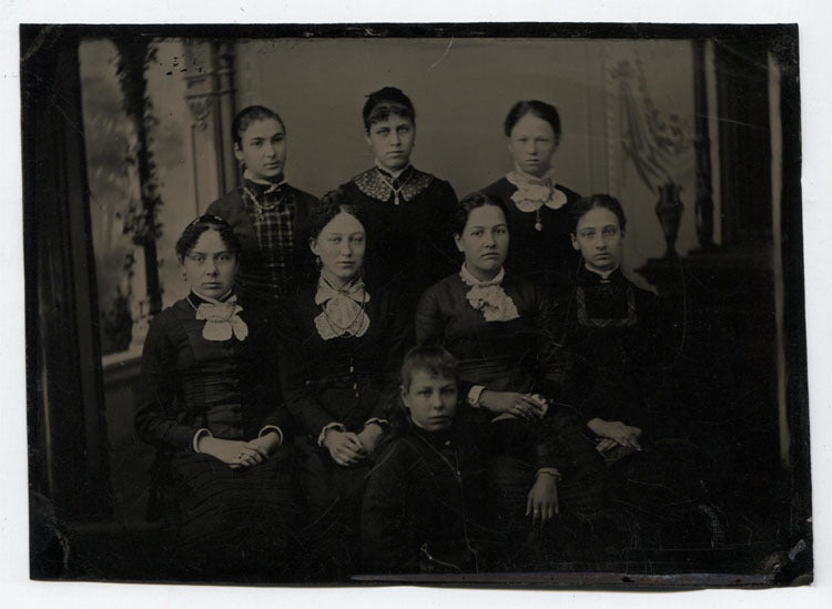 TINTYPE HALF PLATE GROUP PHOTO WOMEN AND BOY. RARE.