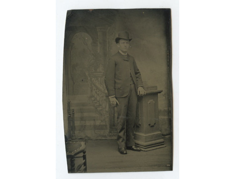 TINTYPE STUDIO PORTRAIT OF WELL DRESSED MAN W/ DERBY HAT