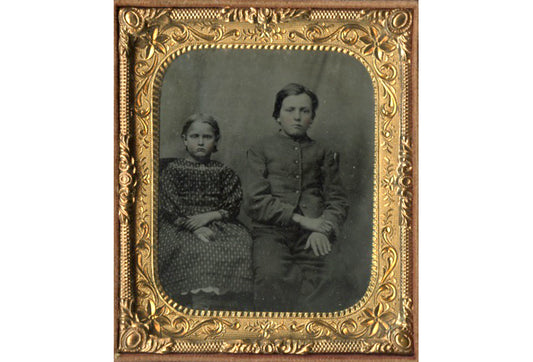 DAGUERREOTYPE YOUNG BROTHER   SISTER ARMS FOLDED