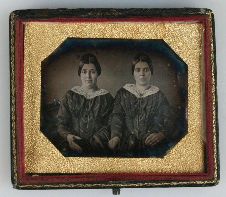 DAGUERREOTYPE EARLY,TWIN? SISTERS. 1/6TH PLATE, MOTHER OF PEARL FULL CASE.