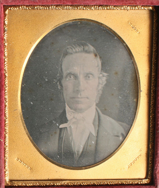 MAN WITH LONG FACE, WALL EYED. DAGUERREOTYPE, TINTED, 6TH PLATE, FULL CASE.