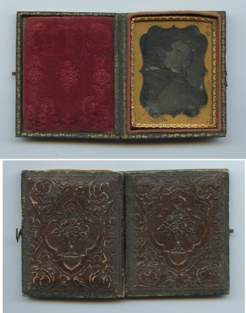 DAGUERREOTYPE POST MORTEM, MAN WITH BEARD. 9TH PLATE FULL CASE.
