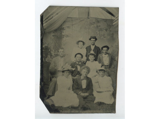 TINTYPE STUDIO PORTRAIT SIBLINGS + SPOUSES? 9 ADULTS, 1/6 PLATE