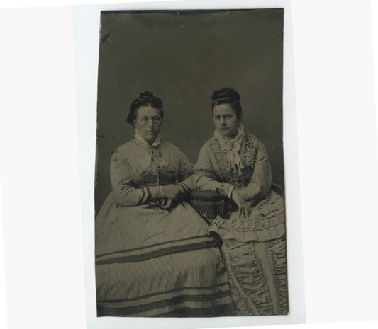 2 LADIES BEAUTIFUL DRESS, TINTYPE STUDIO PORTRAIT 6TH PLATE