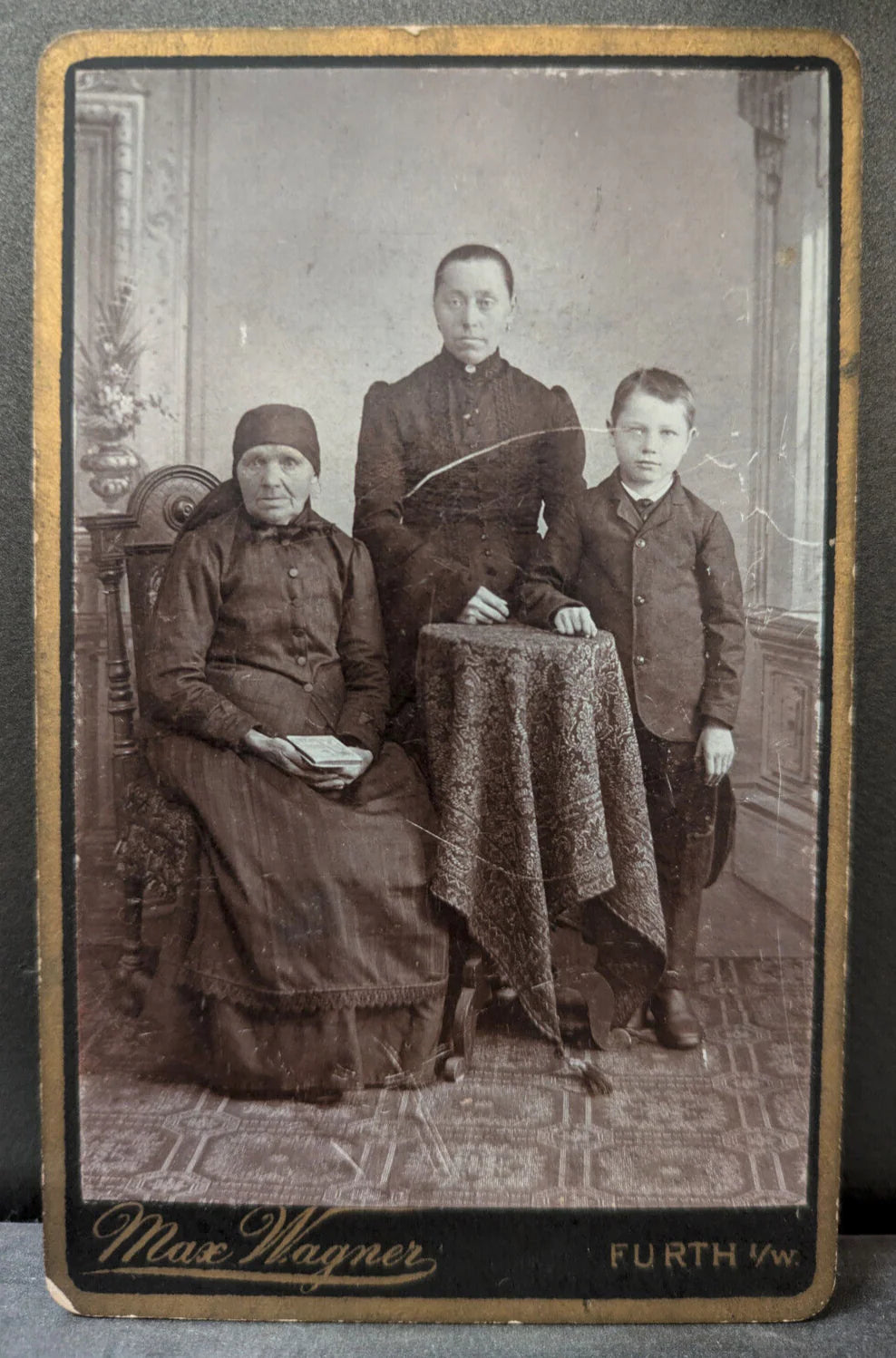 3 GENERATIONS FAMILY FROM BAVARIA, GERMANY, CDV PORTRAIT BY WAGNER