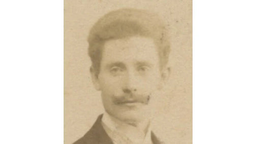 CDV PORTRAIT DAPPERLY DRESSED MAN, BERLIN, GRAPHIC BACK