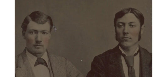 2 MEN/BROTHERS, NICE SUITS, 1/6 PLATE TINTYPE STUDIO PORTRAIT