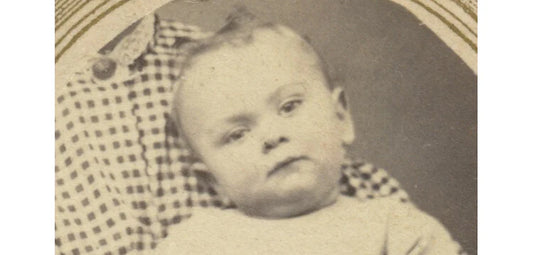 HIDDEN MOTHER CDV