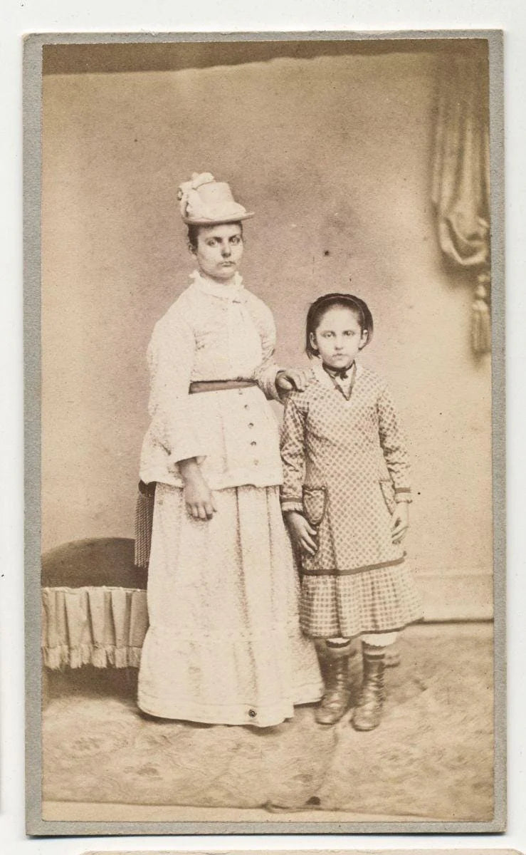 Antique 1800s CDV Photo: Mother and Daughter, Lancaster PA
