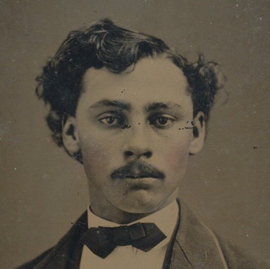TINTYPE OF YOUNG MAN W/ CURLY WAVY HAIR   TINTED CHEEKS