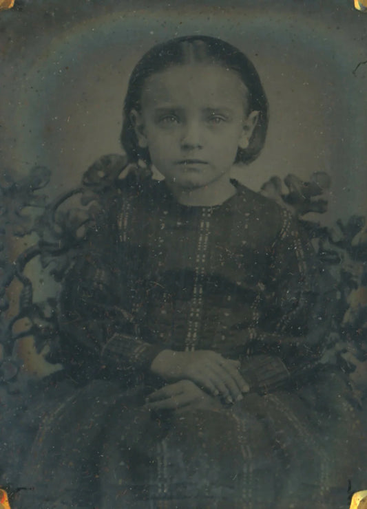 LITTLE GIRL W/ EARRINGS AMBROTYPE