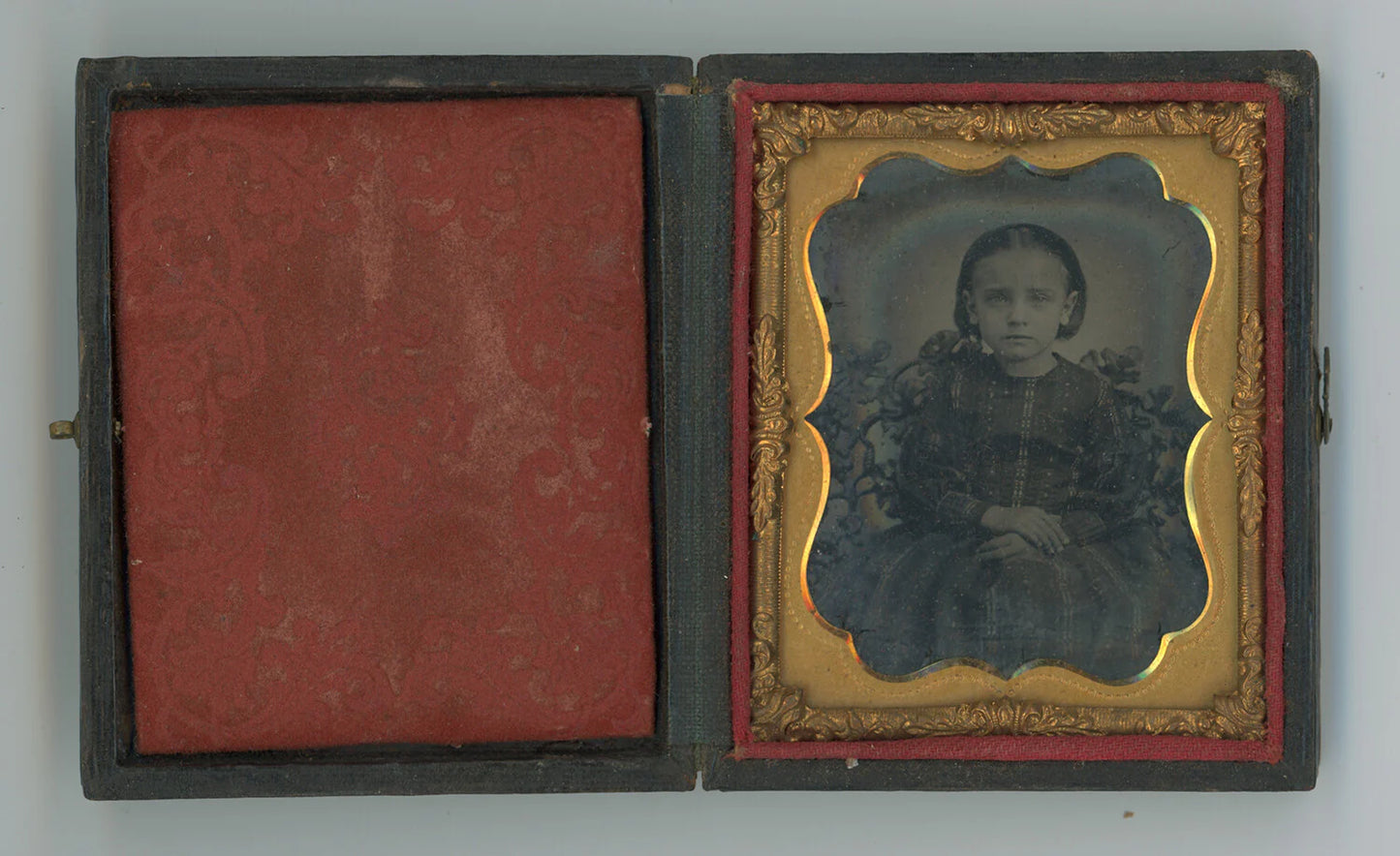LITTLE GIRL W/ EARRINGS AMBROTYPE