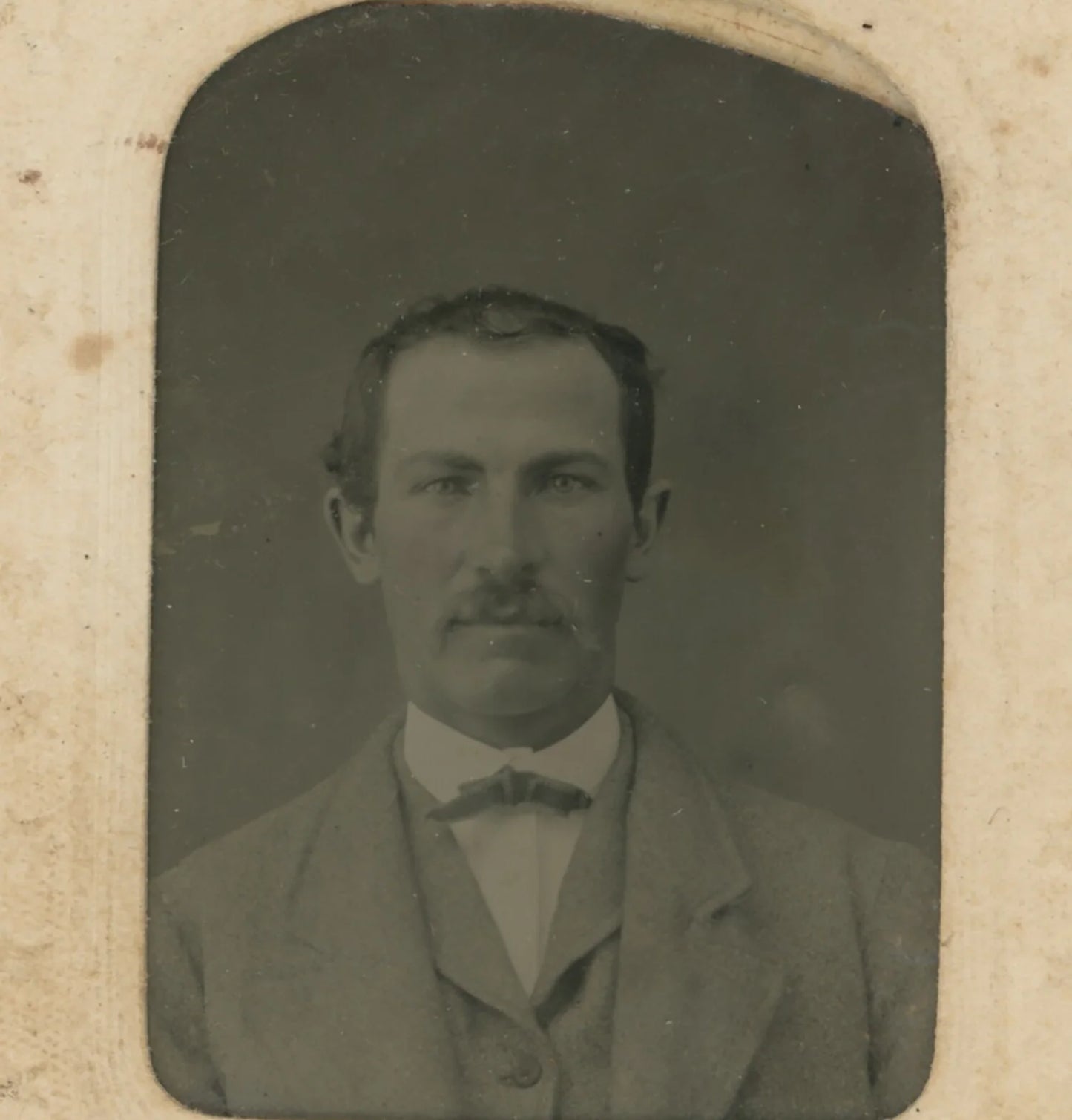 1/16 PLATE TINTYPE MAN W/ MUSTACHE & NICE SUIT