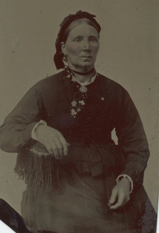 LADY W/ TINTED CHEEKS 1/9 PLATE TINTYPE