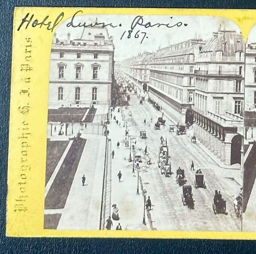 Vintage Stereoview Card: “Rue de Rivoli et hôteldu Louvre 1867“