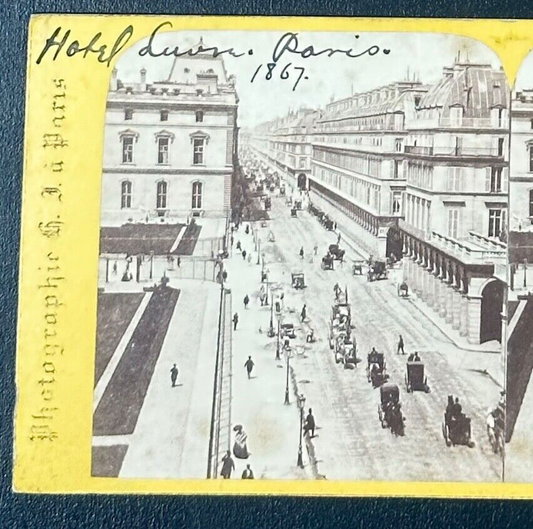 Vintage Stereoview Card: “Rue de Rivoli et hôteldu Louvre 1867“