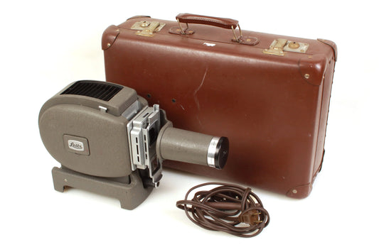 Vintage Leitz Prado 250 Miniature Projector Nr. 101290 w/ Case
