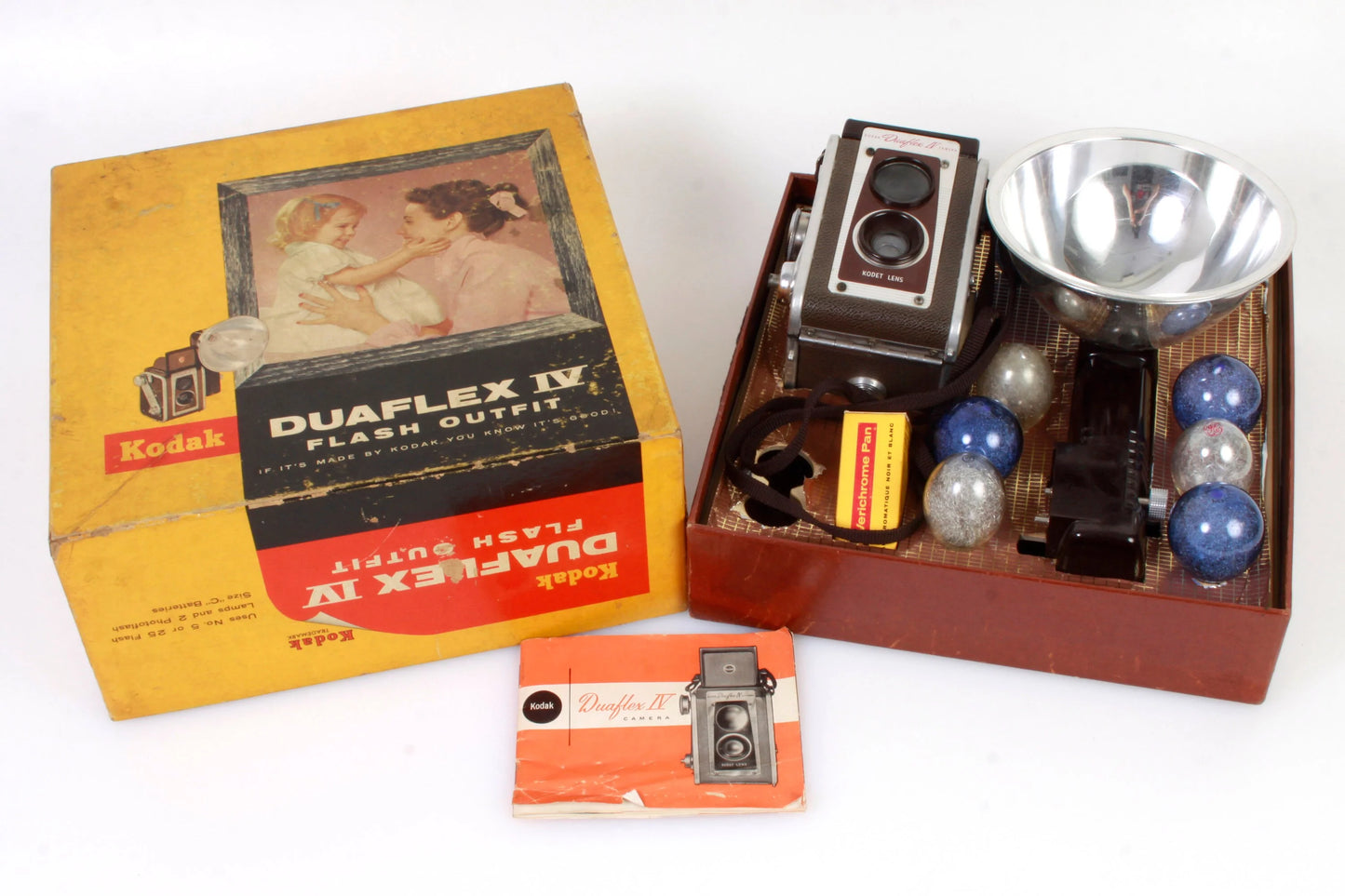 Vintage Kodak Twin Lens Camera & Flash Outfit in Box