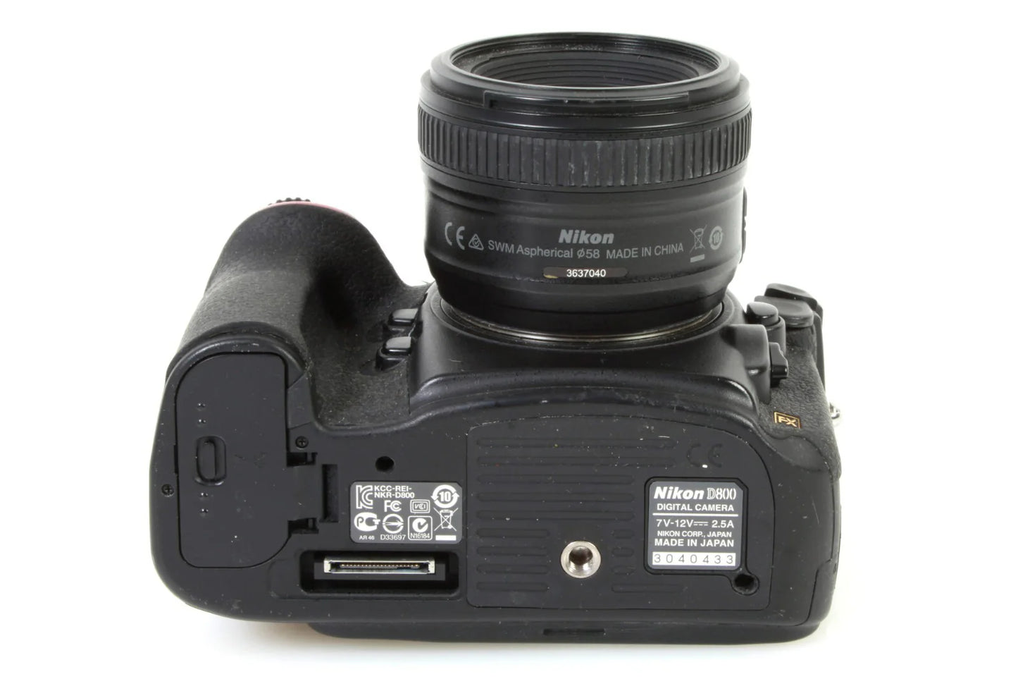 Nikon D800 Full Frame Digital Camera w/ 50mm 1.8 Lens & Charger