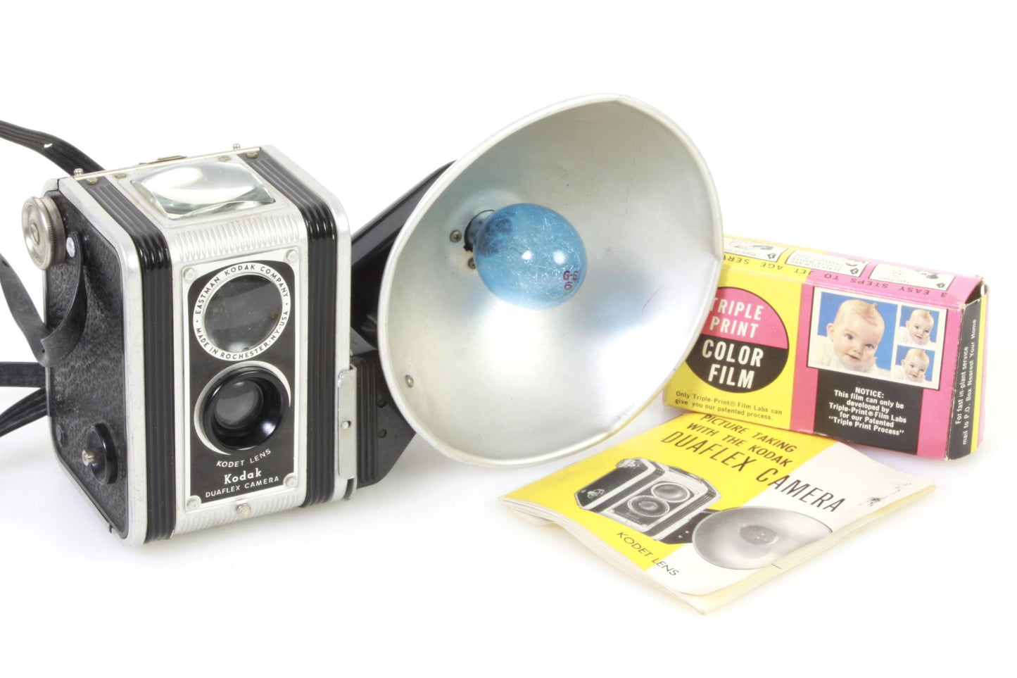 Twin Lens Camera w/ Manual, Flash & 620 Film Set