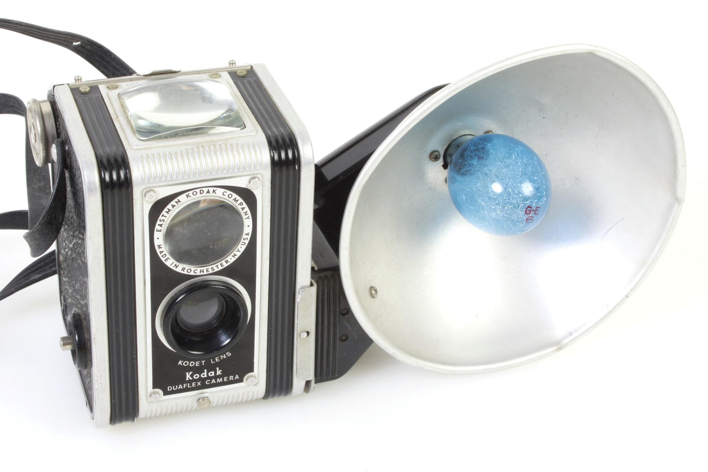 Twin Lens Camera w/ Manual, Flash & 620 Film Set