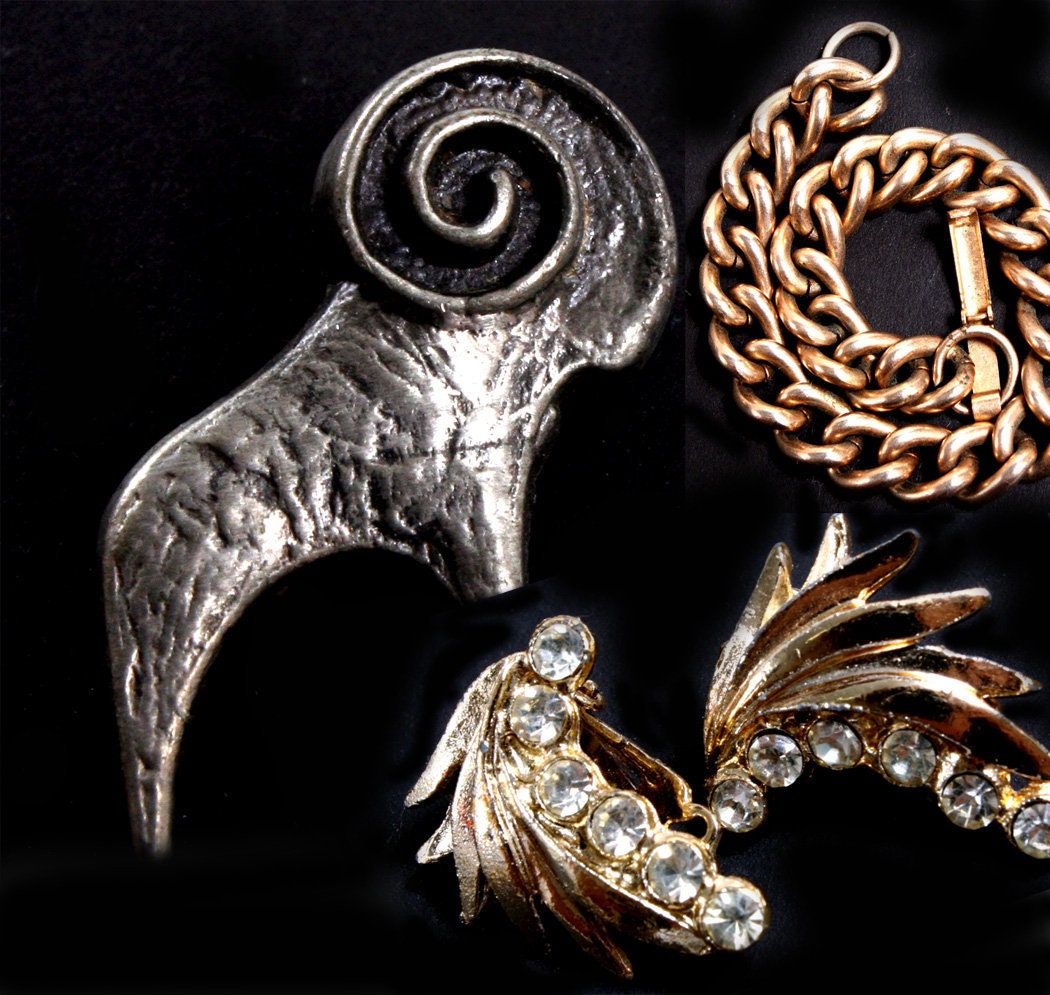 Change Purse with Jewelry//Clip On Earings//Bracelet//Aries Ram Pin//Dress Up