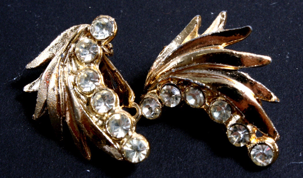 Change Purse with Jewelry//Clip On Earings//Bracelet//Aries Ram Pin//Dress Up
