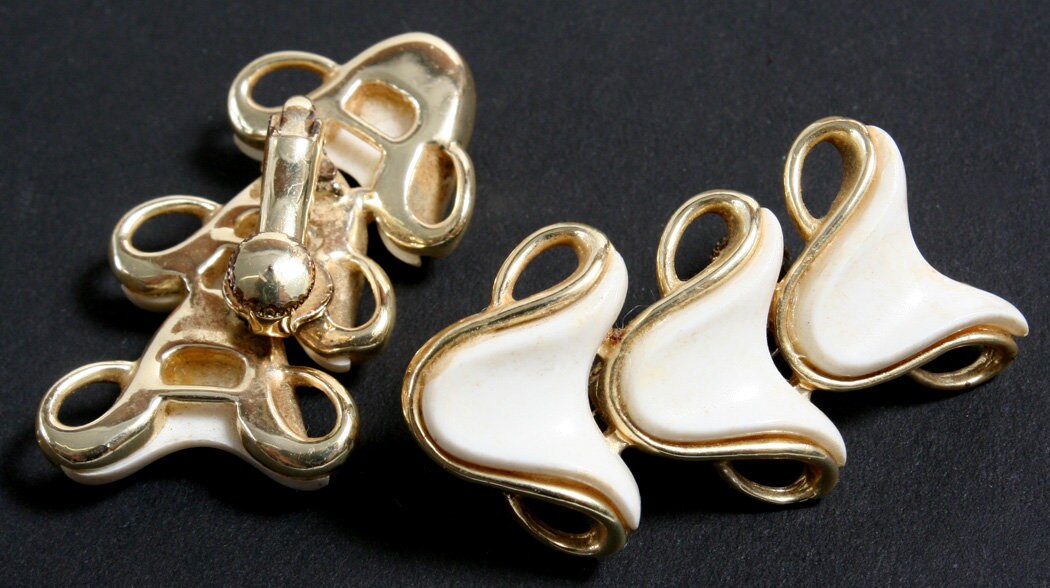 Slip On Earrings, Pin & Keychain//Jewelry//Dress Up Accessories