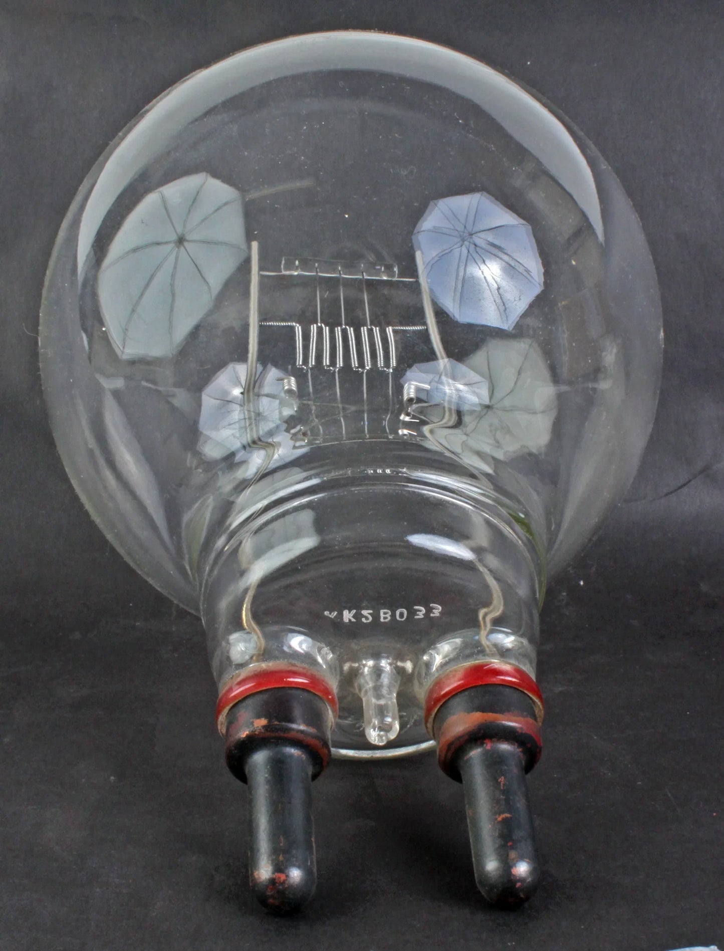Art Deco Bulb//Vintage