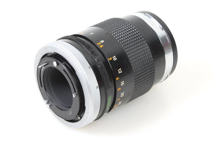 Canon 135MM 3.5 FD Lens w Cap s / Hood / Case / Filter / Box