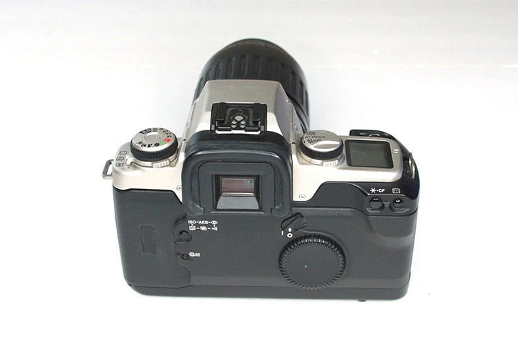 35mm SLR Camera Canon EOS Elan II w 100-300 Zoom Lens