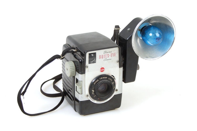 Art Deco Camera w Flash