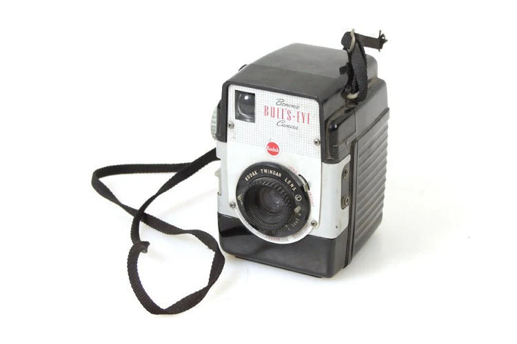 Art Deco Camera w Flash