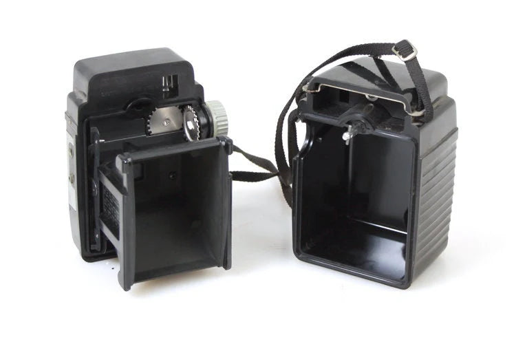 Art Deco Camera w Flash