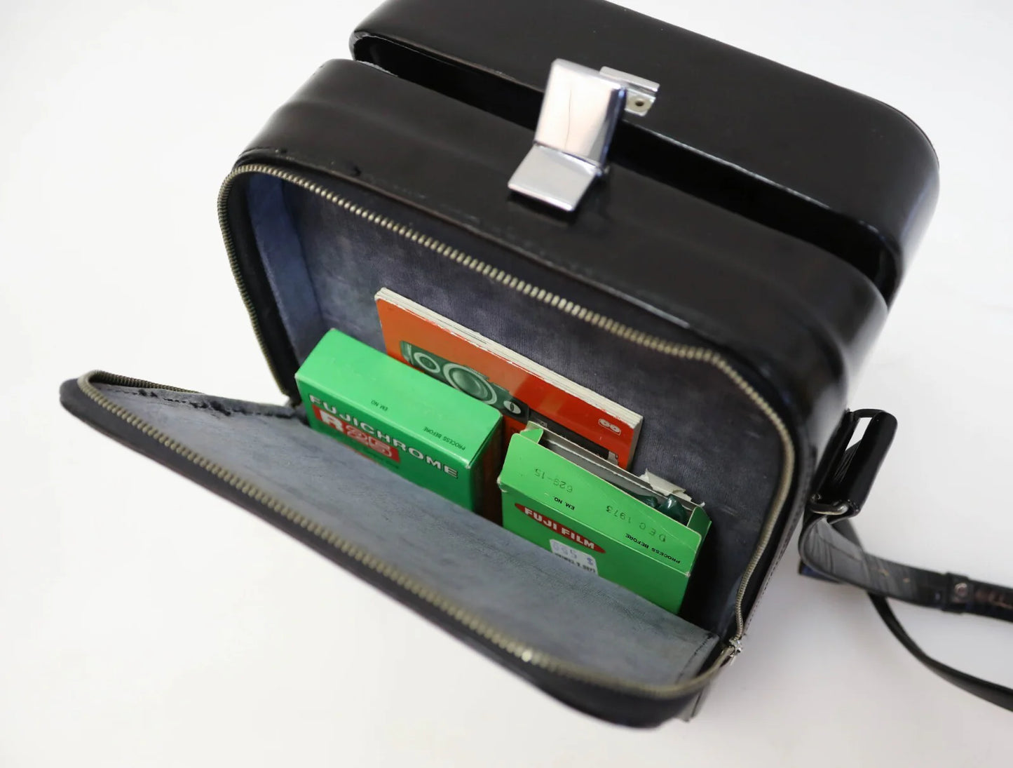 Fujica Single-8 Z2 8mm Film Camera w/ 2 Packs Film, Manual, Filters, Case, Pouch