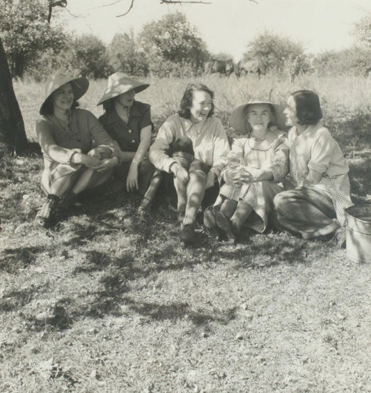 SILVER PRINT BY EDWARD STEICHEN OF DANA GLOVER AND SISTERS WITH MOTHER.
