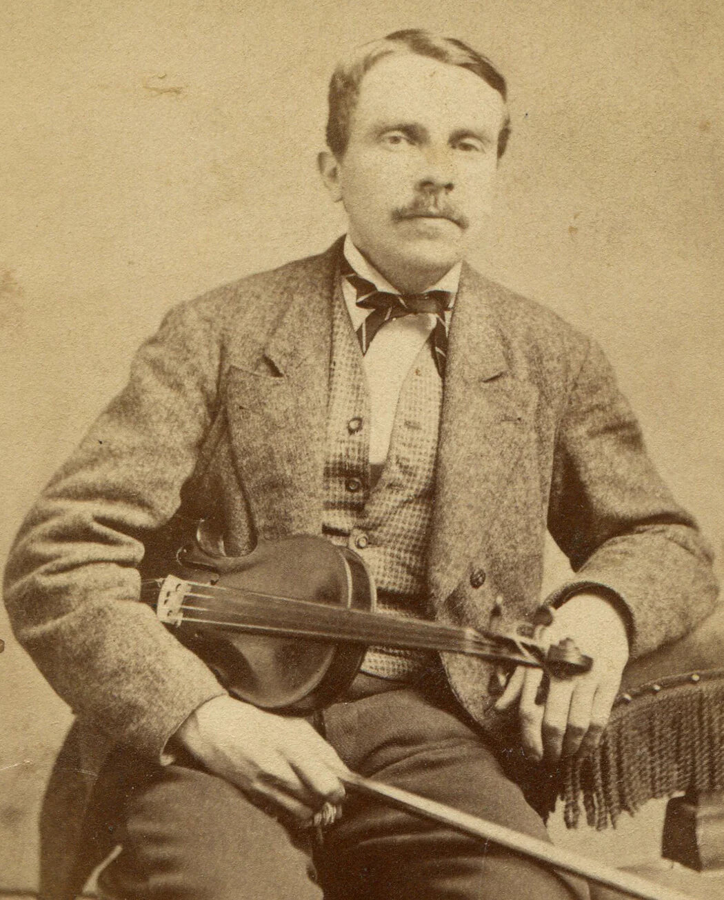 MUSICIAN POSED WITH VIOLIN AND BOW. PROFESSOR  J.N. GOODALL. CDV. WISCASSET, ME.