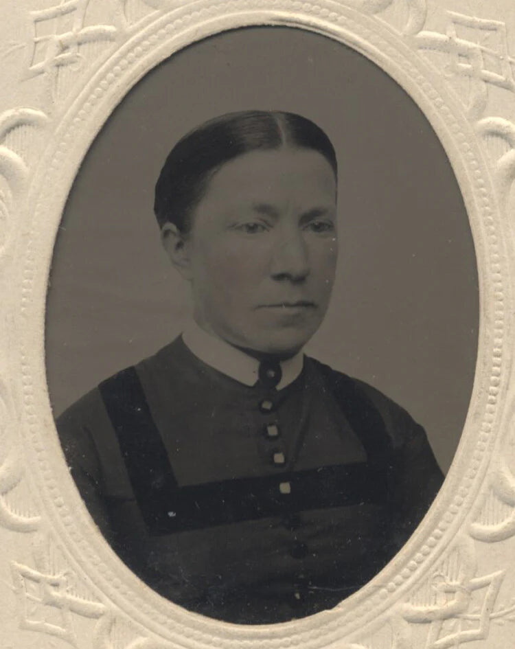 TINTYPE PORTRAIT OF WOMAN W/ PARTED HAIR & TINTED CHEEKS