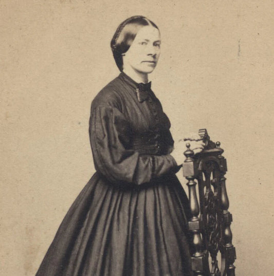 CDV PORTRAIT OF YOUNG WOMAN W/ ORNATE CHAIR - EASTON, PA