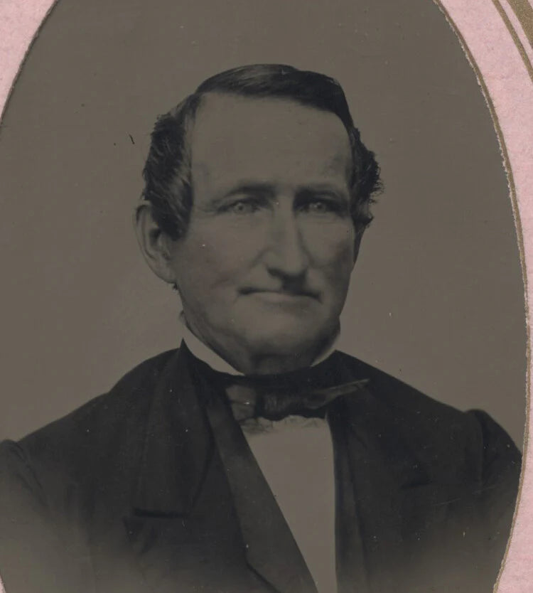 SHARP PORTRAIT OF MAN W/ LIGHT EYES AND RED TINTED CHEEKS