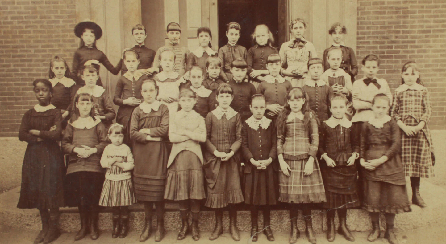 GIRLS SCHOOL CLASS PHOTO. CABINET CARD, 1900-20. 8X10 FRAME W/MAT.