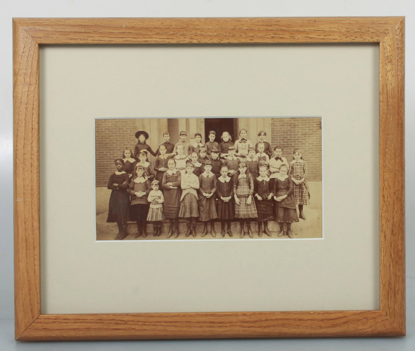 GIRLS SCHOOL CLASS PHOTO. CABINET CARD, 1900-20. 8X10 FRAME W/MAT.