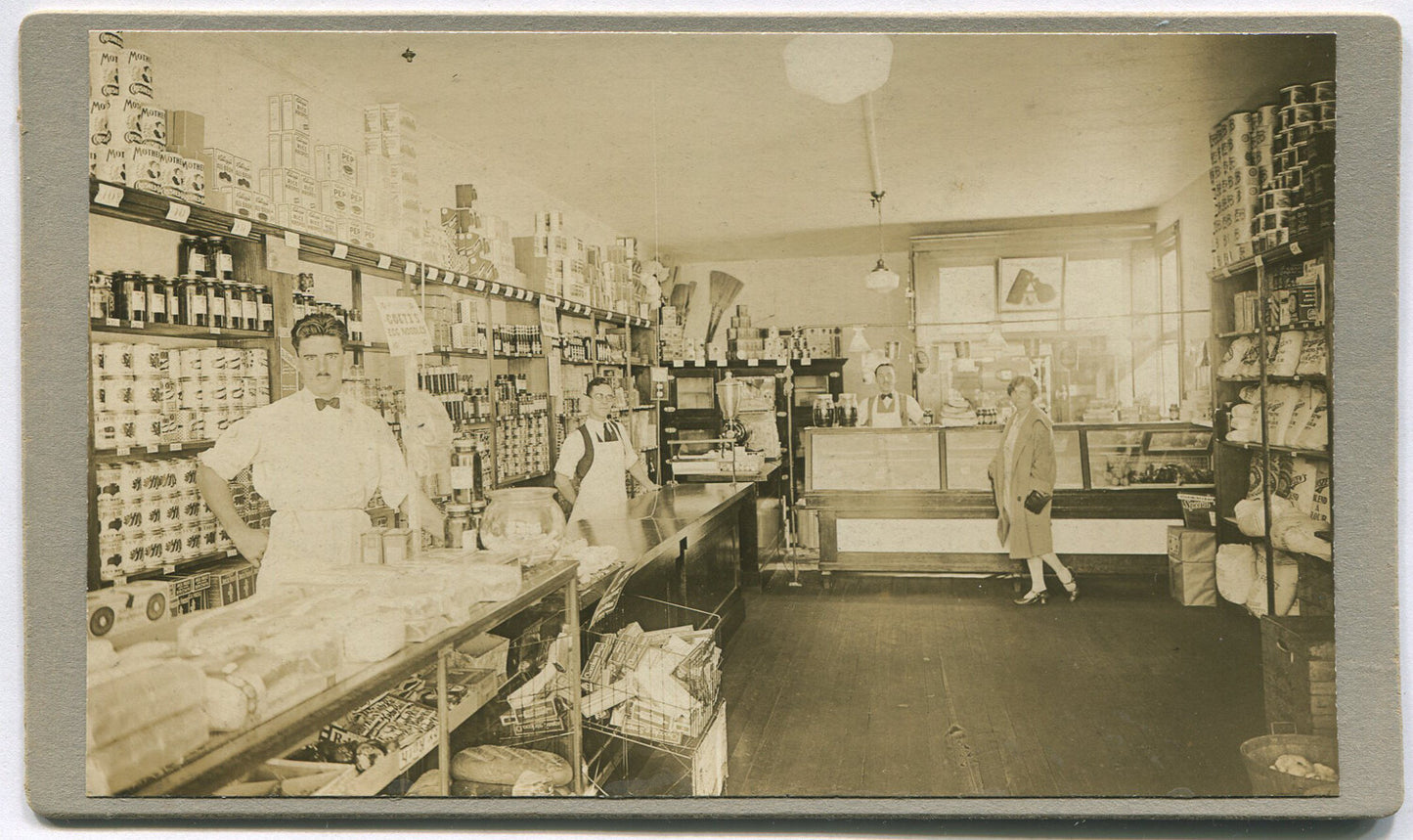 CORNER GROCERY STORE 1920-30. CABINET CARD.