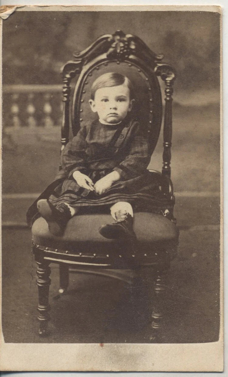 CDV OF ADORABLE CHILD IN ORNATE CHAIR - POTTSTOWN, PA
